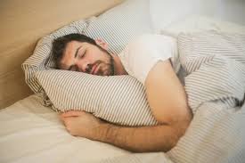 6 से 7 घंटे से कम सोने वाले लोग